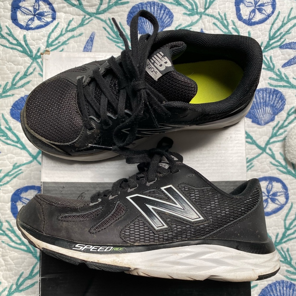 Boy’s New Balance Tennis Shoes- size 2